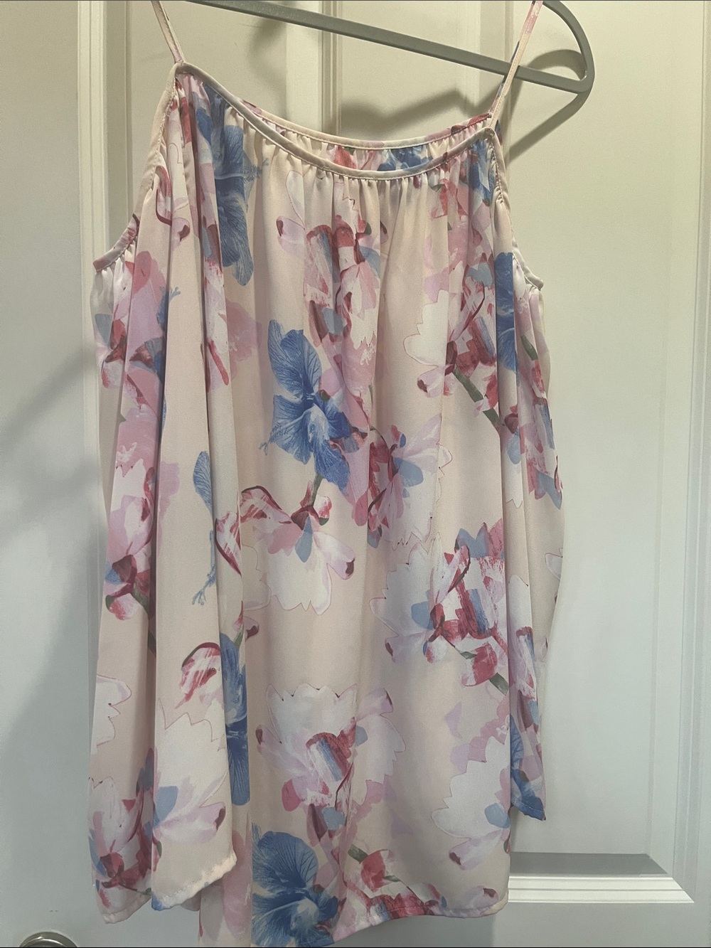 Vince Camuto Pink Floral cold shoulder blouse with Blue Accents